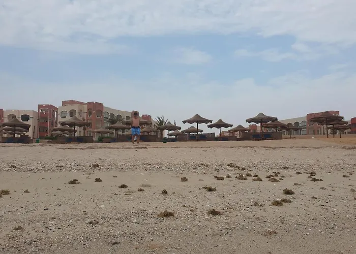 Apartment امواج عيون